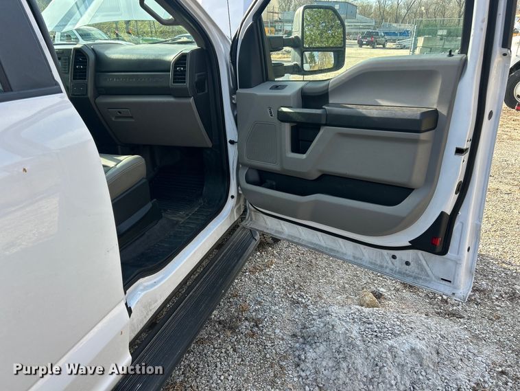 image for item FC5258 2020 Ford F350 Super Duty Ext. Cab utility bed pickup truck