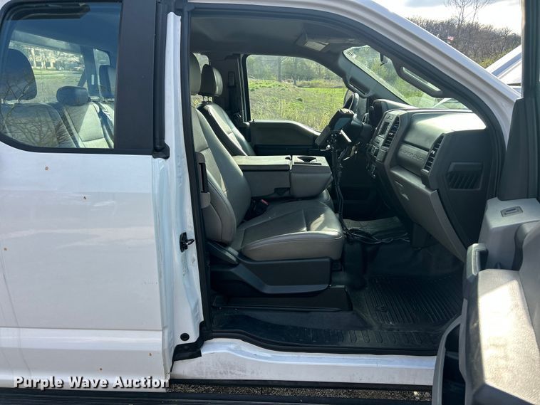 image for item FC5258 2020 Ford F350 Super Duty Ext. Cab utility bed pickup truck