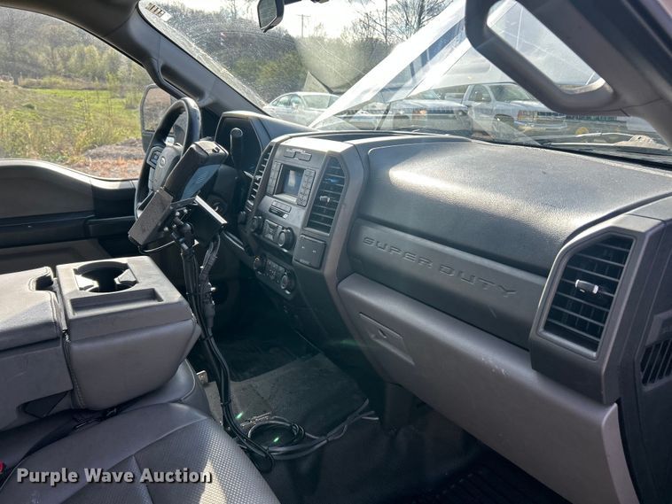 image for item FC5258 2020 Ford F350 Super Duty Ext. Cab utility bed pickup truck