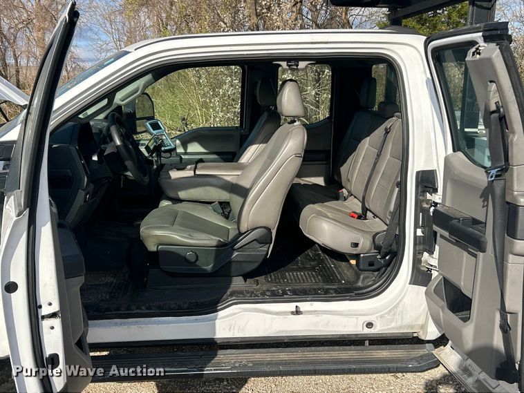 image for item FC5258 2020 Ford F350 Super Duty Ext. Cab utility bed pickup truck