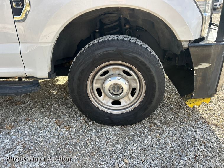 image for item FC5258 2020 Ford F350 Super Duty Ext. Cab utility bed pickup truck