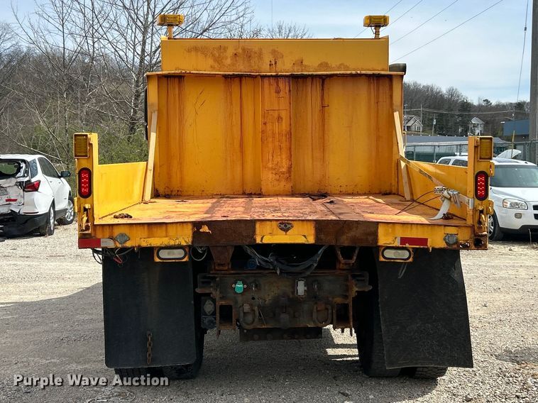 image for item FC5266 2006 International 7400 dump truck
