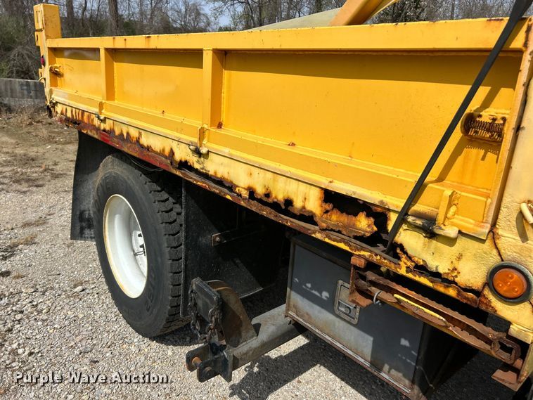image for item FC5266 2006 International 7400 dump truck