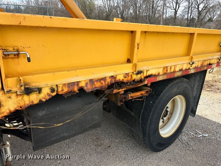 image for item FC5266 2006 International 7400 dump truck