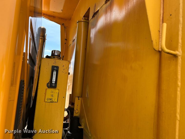 image for item FC5266 2006 International 7400 dump truck