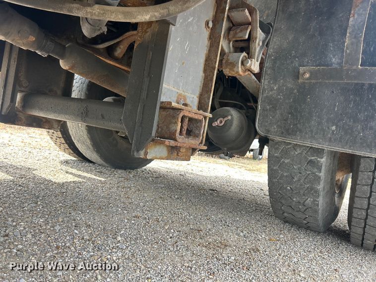 image for item FC5266 2006 International 7400 dump truck