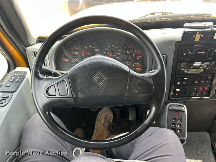 image for item FC5266 2006 International 7400 dump truck