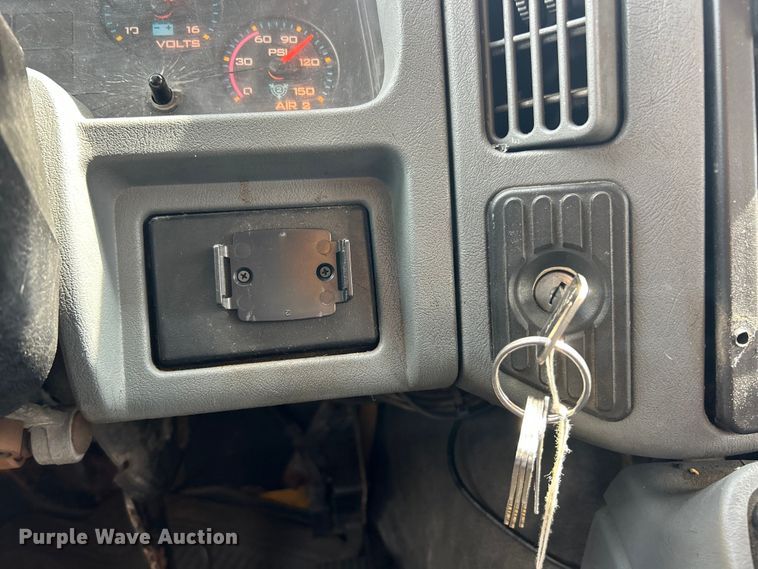 image for item FC5266 2006 International 7400 dump truck