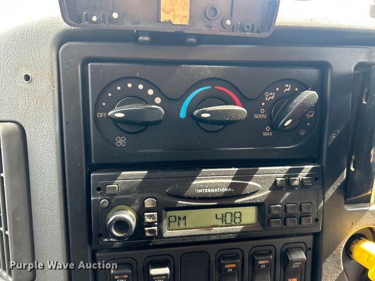 image for item FC5266 2006 International 7400 dump truck