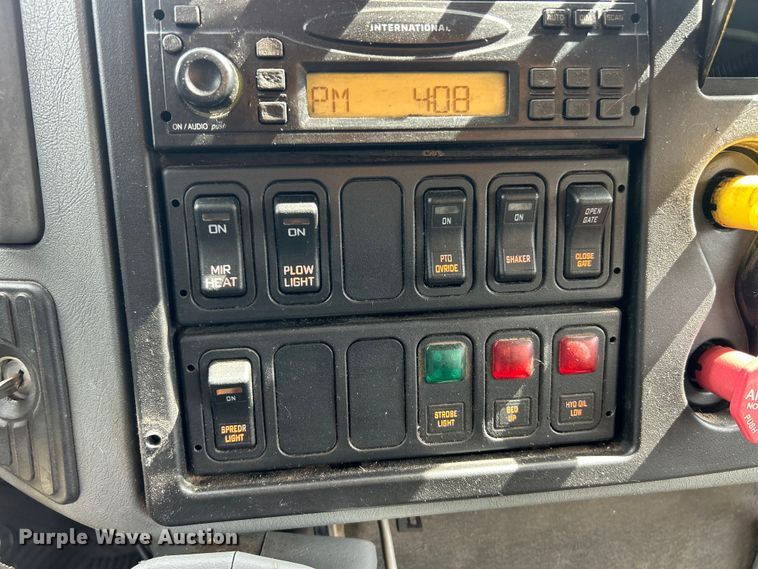 image for item FC5266 2006 International 7400 dump truck