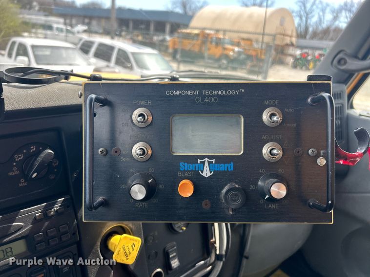 image for item FC5266 2006 International 7400 dump truck