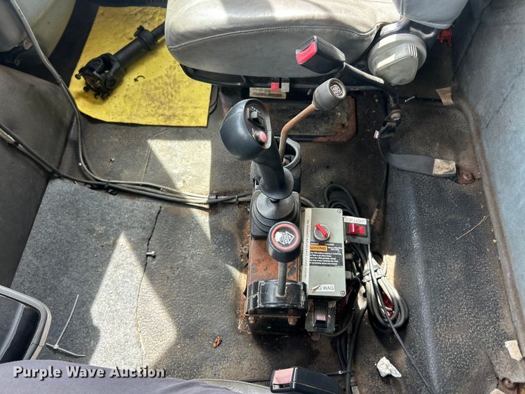 image for item FC5266 2006 International 7400 dump truck