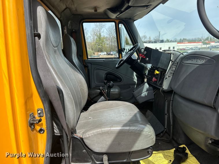 image for item FC5266 2006 International 7400 dump truck