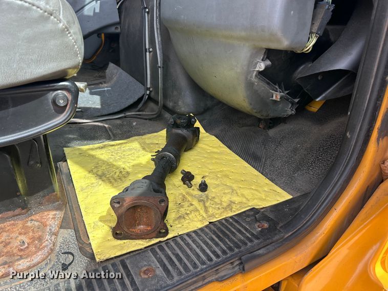 image for item FC5266 2006 International 7400 dump truck