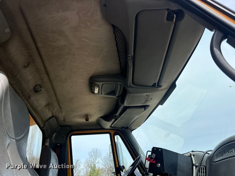 image for item FC5266 2006 International 7400 dump truck