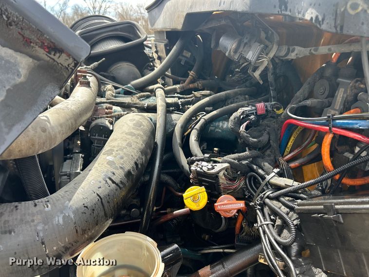 image for item FC5266 2006 International 7400 dump truck