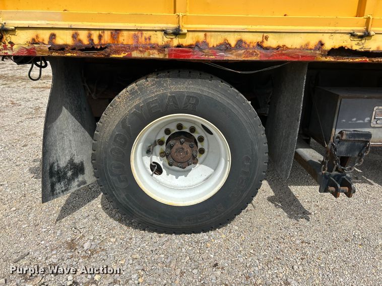 image for item FC5266 2006 International 7400 dump truck