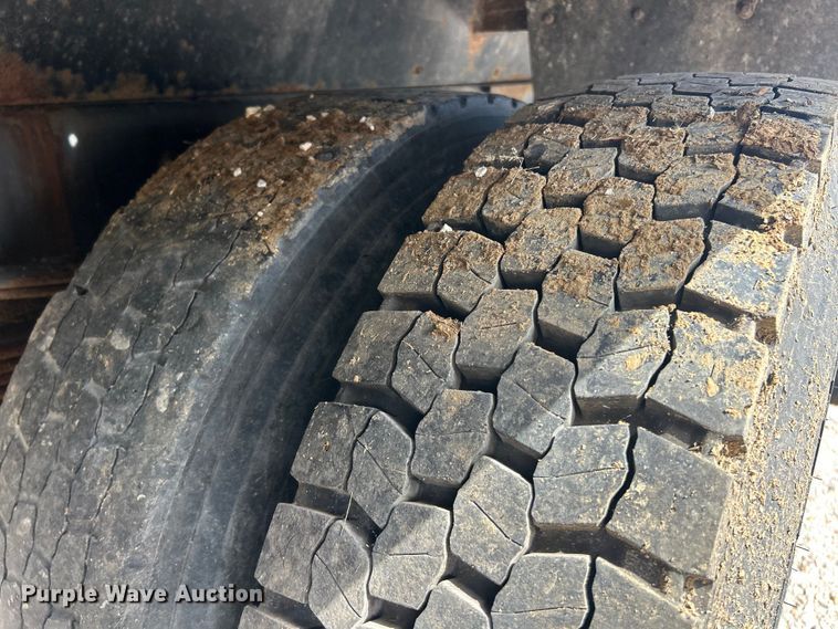 image for item FC5266 2006 International 7400 dump truck