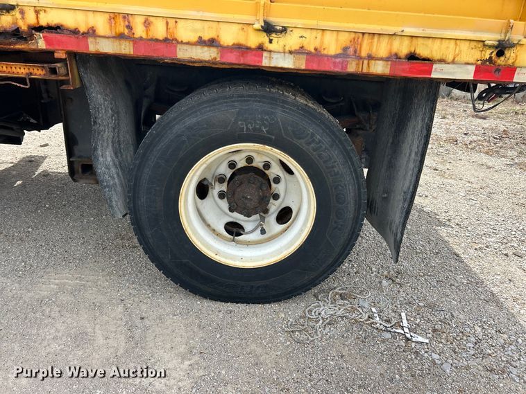 image for item FC5266 2006 International 7400 dump truck