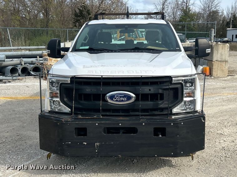 image for item FC5268 2020 Ford F350 Super Duty Ext. Cab utility bed pickup truck