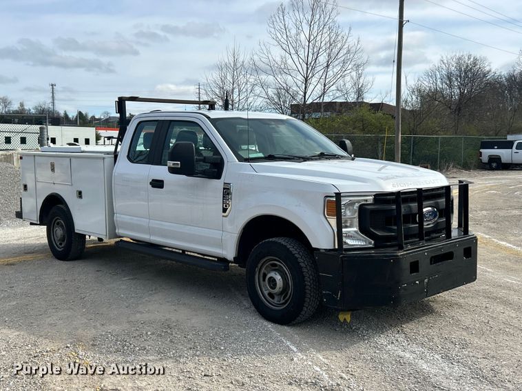 image for item FC5268 2020 Ford F350 Super Duty Ext. Cab utility bed pickup truck