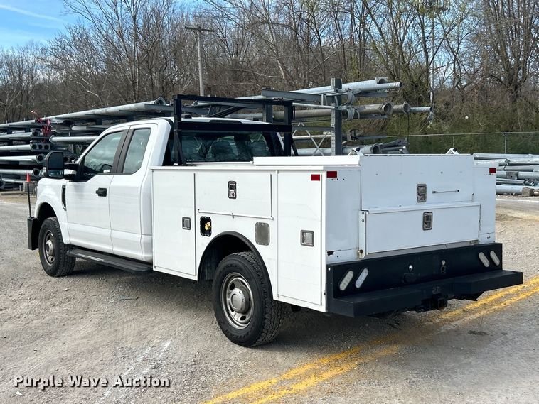 image for item FC5268 2020 Ford F350 Super Duty Ext. Cab utility bed pickup truck