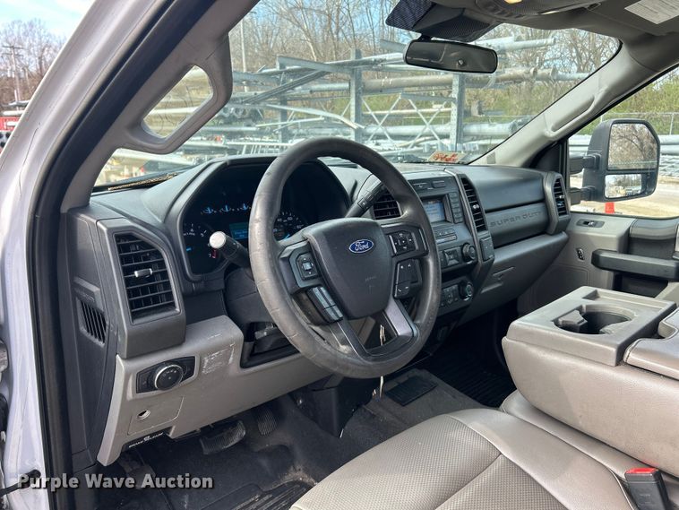 image for item FC5268 2020 Ford F350 Super Duty Ext. Cab utility bed pickup truck