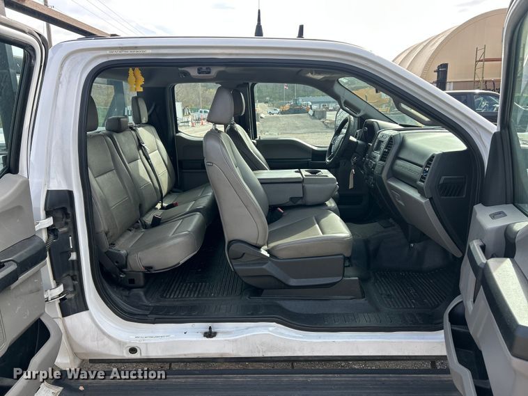 image for item FC5268 2020 Ford F350 Super Duty Ext. Cab utility bed pickup truck