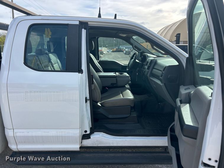 image for item FC5268 2020 Ford F350 Super Duty Ext. Cab utility bed pickup truck