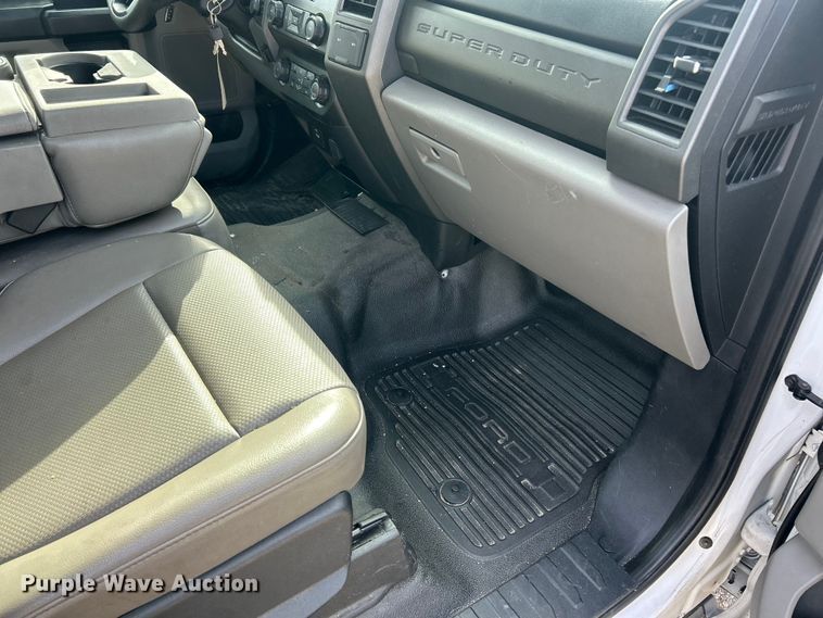 image for item FC5268 2020 Ford F350 Super Duty Ext. Cab utility bed pickup truck