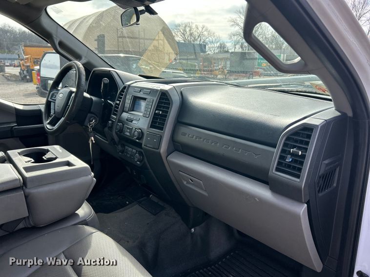 image for item FC5268 2020 Ford F350 Super Duty Ext. Cab utility bed pickup truck