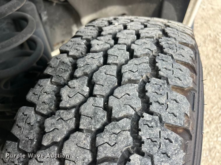 image for item FC5268 2020 Ford F350 Super Duty Ext. Cab utility bed pickup truck