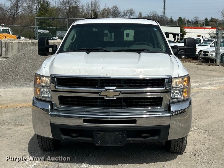 image for item FC5269 2008 Chevrolet Silverado 2500HD Crew Cab pickup truck