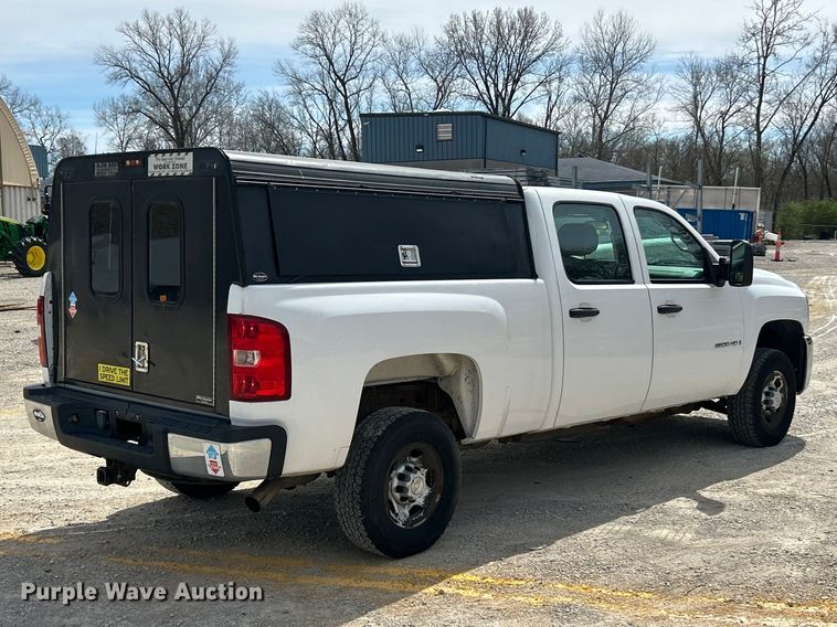 image for item FC5269 2008 Chevrolet Silverado 2500HD Crew Cab pickup truck