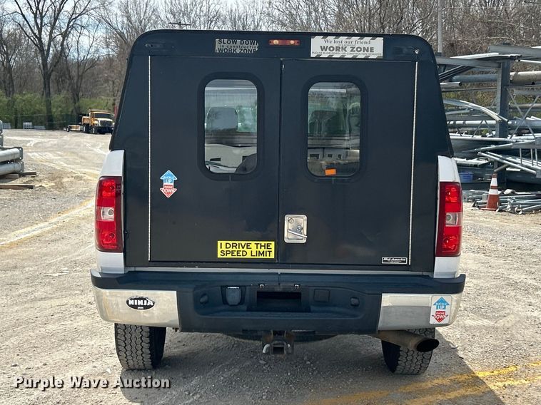 image for item FC5269 2008 Chevrolet Silverado 2500HD Crew Cab pickup truck