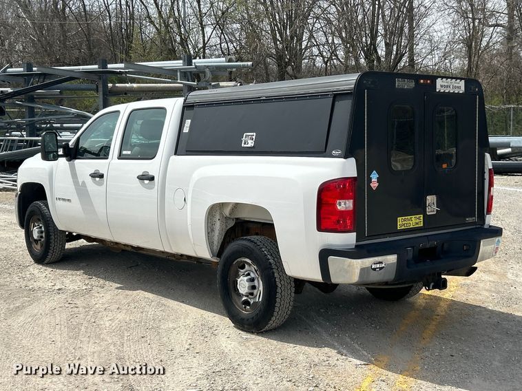image for item FC5269 2008 Chevrolet Silverado 2500HD Crew Cab pickup truck