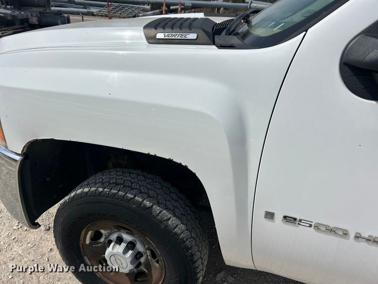 image for item FC5269 2008 Chevrolet Silverado 2500HD Crew Cab pickup truck