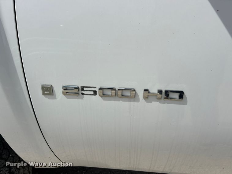 image for item FC5269 2008 Chevrolet Silverado 2500HD Crew Cab pickup truck