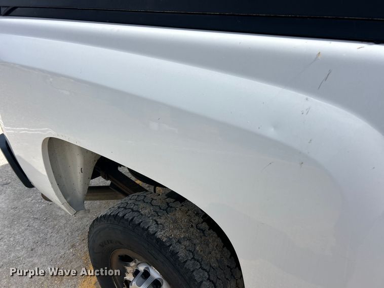 image for item FC5269 2008 Chevrolet Silverado 2500HD Crew Cab pickup truck