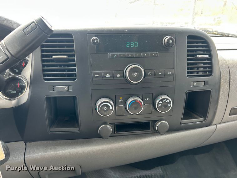 image for item FC5269 2008 Chevrolet Silverado 2500HD Crew Cab pickup truck