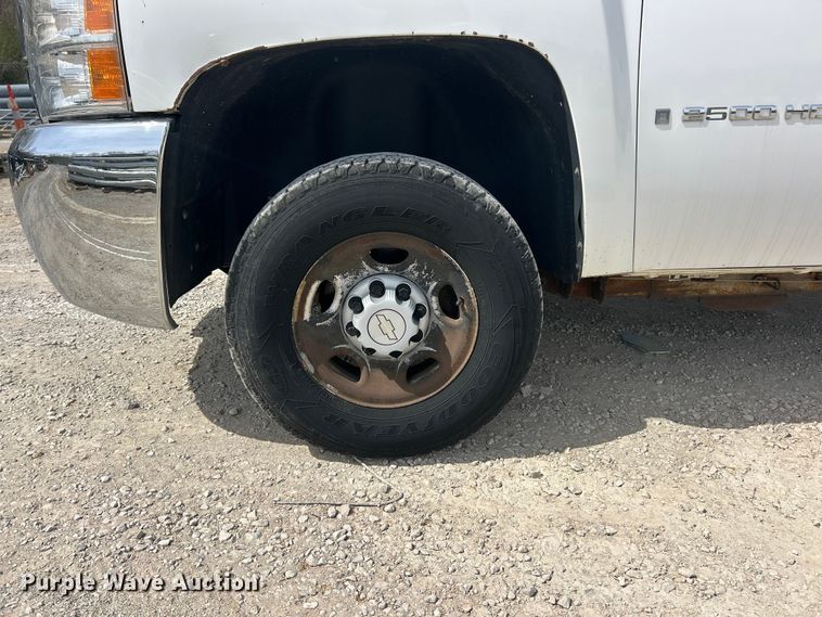 image for item FC5269 2008 Chevrolet Silverado 2500HD Crew Cab pickup truck