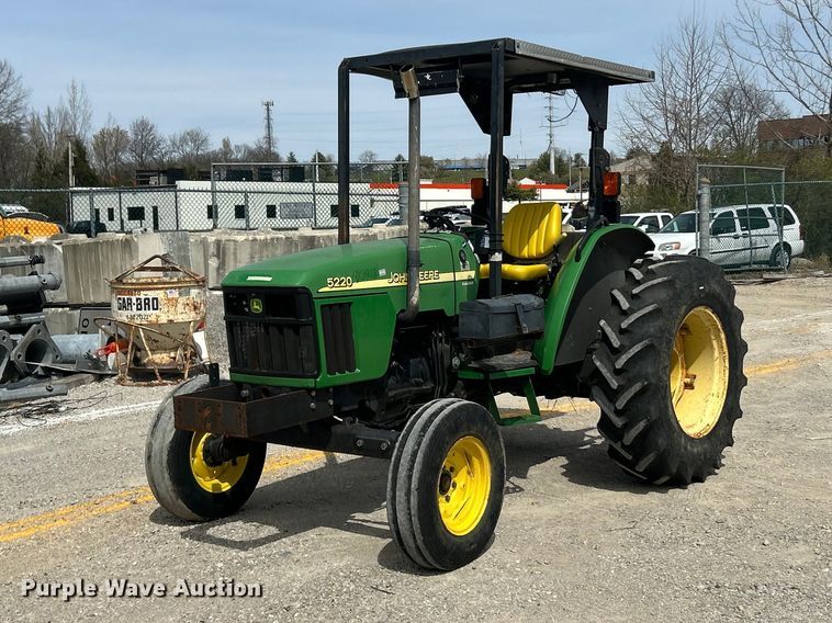 image for item FC5270 2004 John Deere 5220 tractor