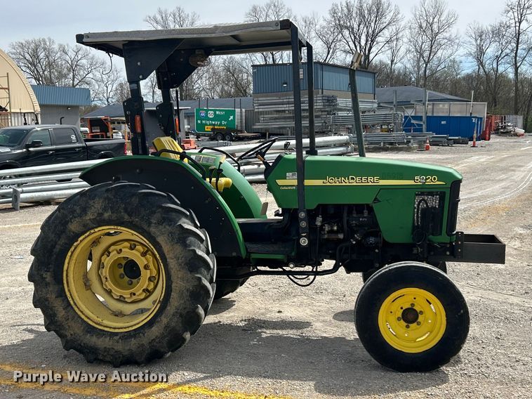 image for item FC5270 2004 John Deere 5220 tractor