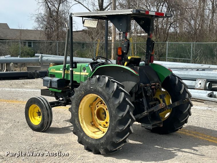 image for item FC5270 2004 John Deere 5220 tractor