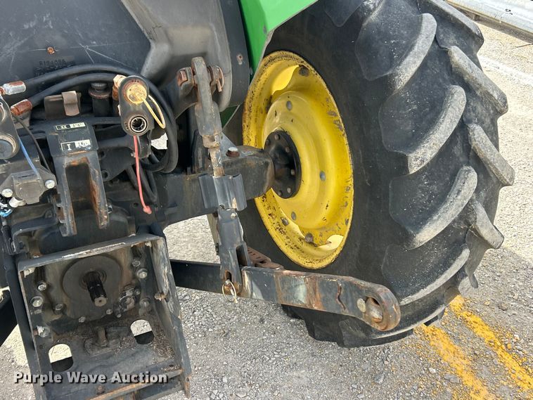 image for item FC5270 2004 John Deere 5220 tractor