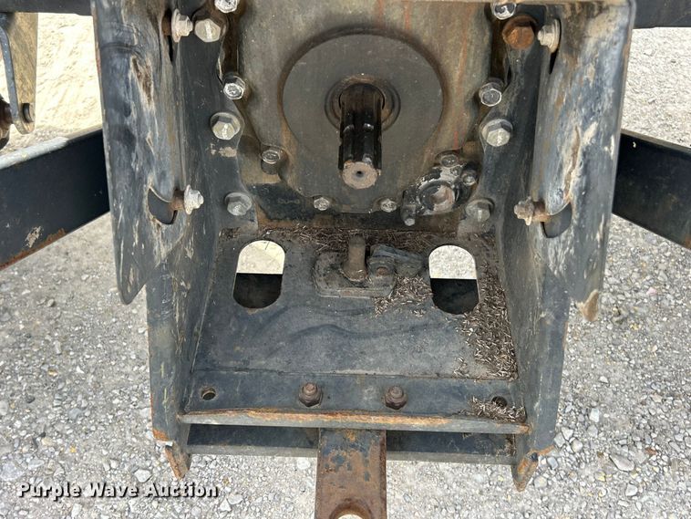 image for item FC5270 2004 John Deere 5220 tractor