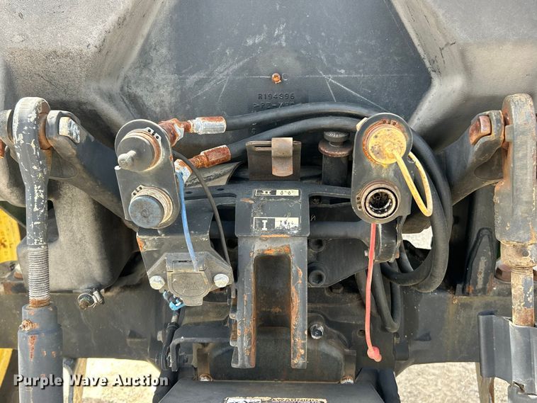 image for item FC5270 2004 John Deere 5220 tractor