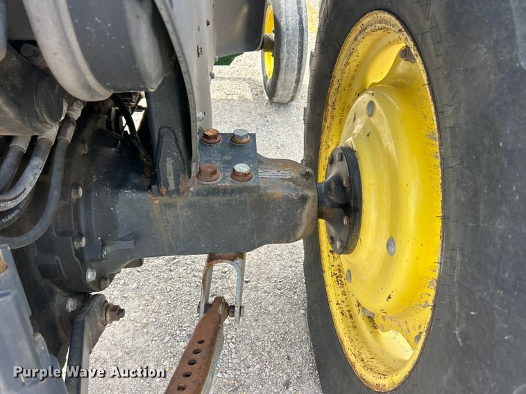 image for item FC5270 2004 John Deere 5220 tractor