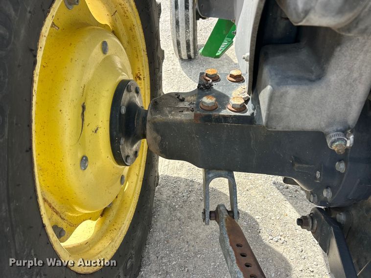 image for item FC5270 2004 John Deere 5220 tractor