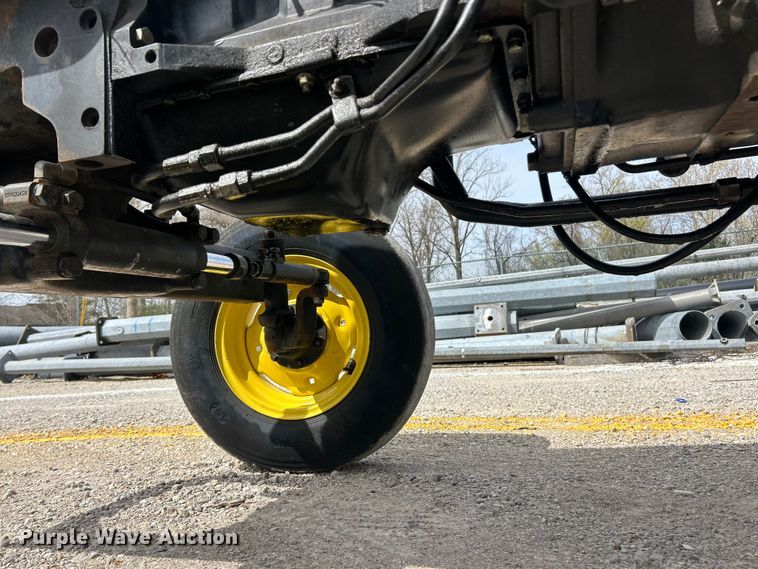 image for item FC5270 2004 John Deere 5220 tractor